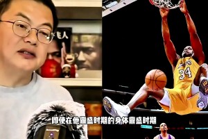 这位看球大爷真是多财多亿！身边美女环绕，左亲一下右亲一下😍